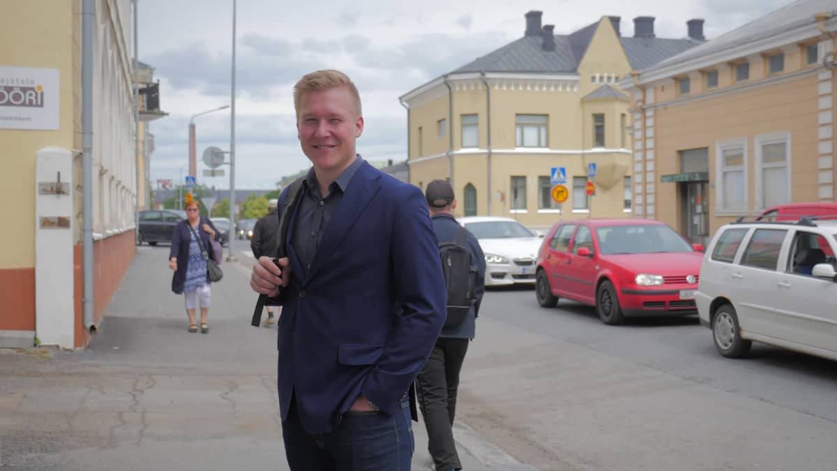 Sampo Hyvärinen, Prasos oy tietojohtaja