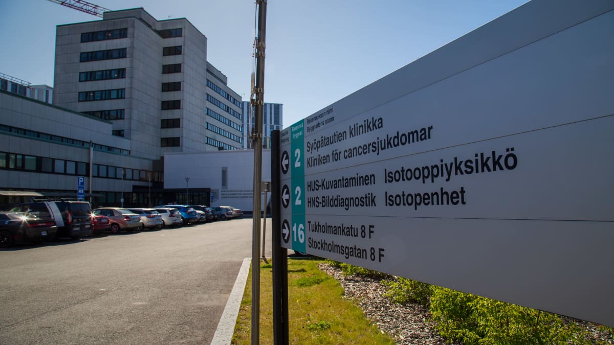 Julkisivukuvassa, HYKS:n syöpätautien klinikka.