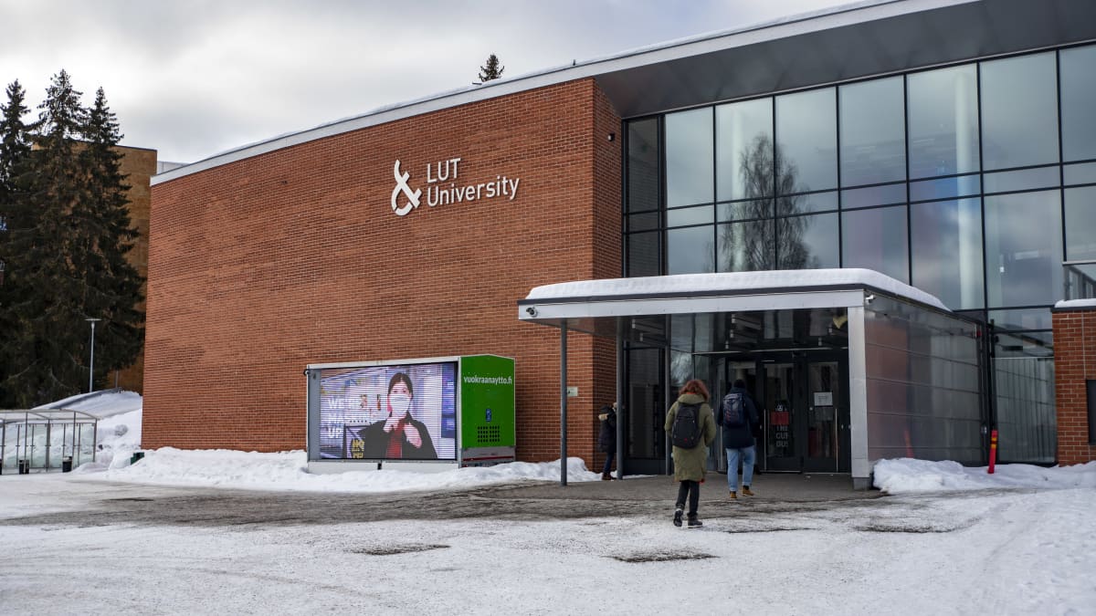 LUT-yliopiston Lappeenrannan kampuksen pääsisäänkäynti.