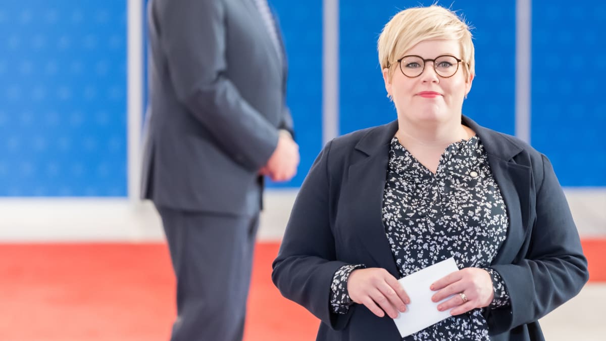 Valtiovarainministeri Annika Saarikko. 