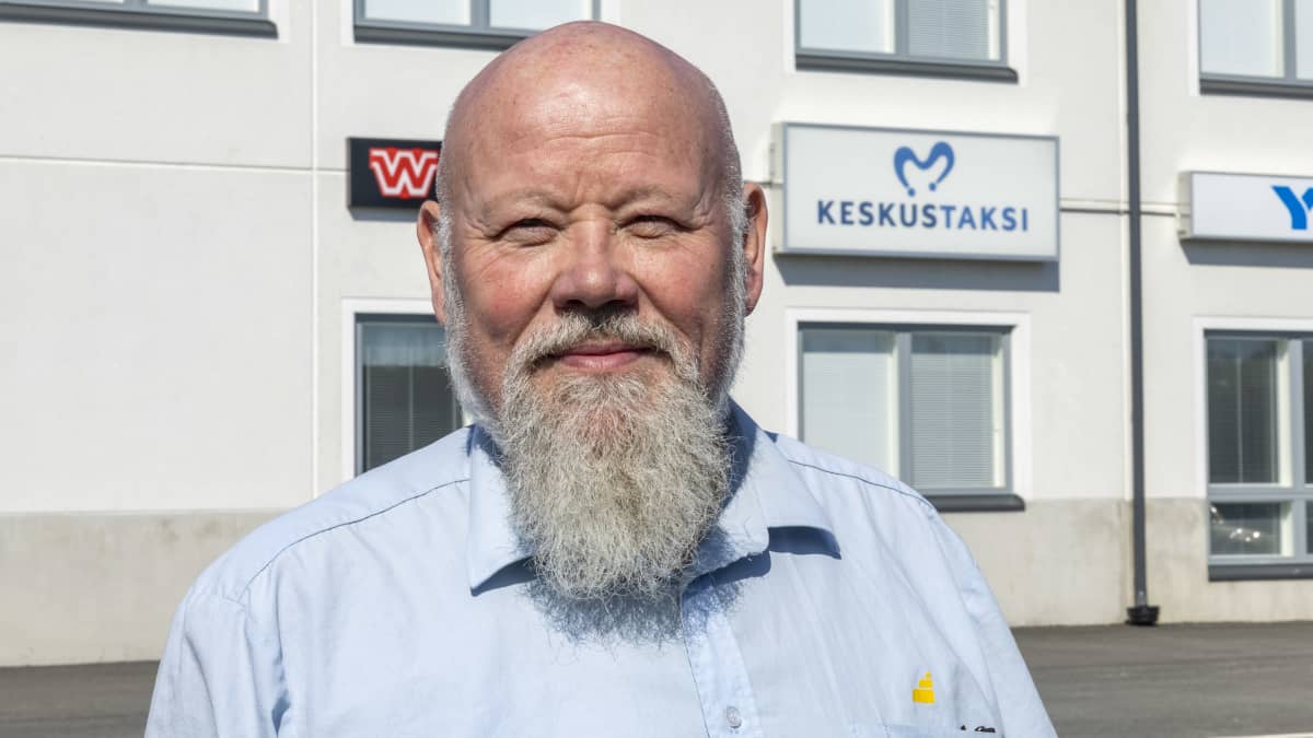 Kari Tynjälä, taksiyrittäjä