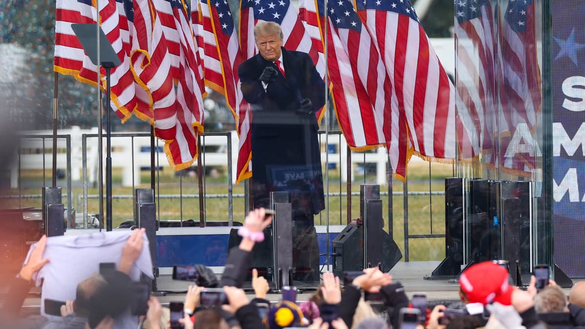 Presidentti Donald Trump puhui loppiaisena Washingtonissa kannattajilleen ennen väkijoukon hyökkkäystä kongressiin.