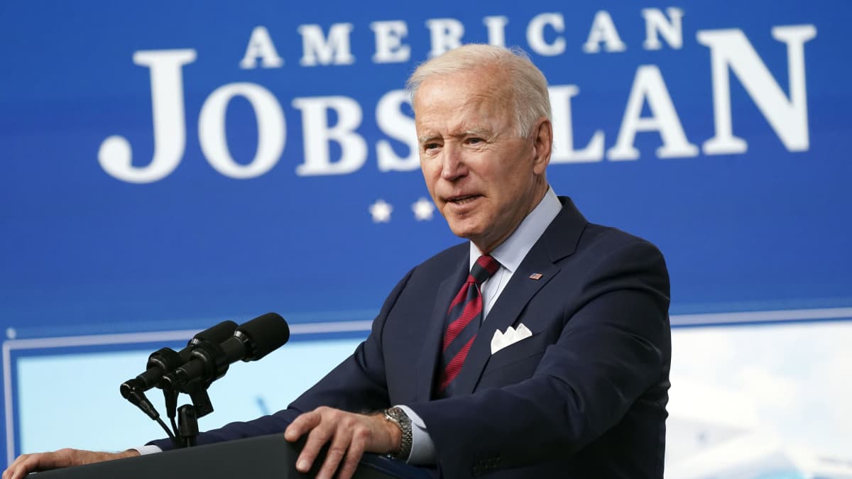 Presidentti Joe Biden esitteli huhtikuun alussa infrastruktuurihankettaan, johon kerätään 2,3 biljoonaa dollaria yritysveroja kiristämällä.
