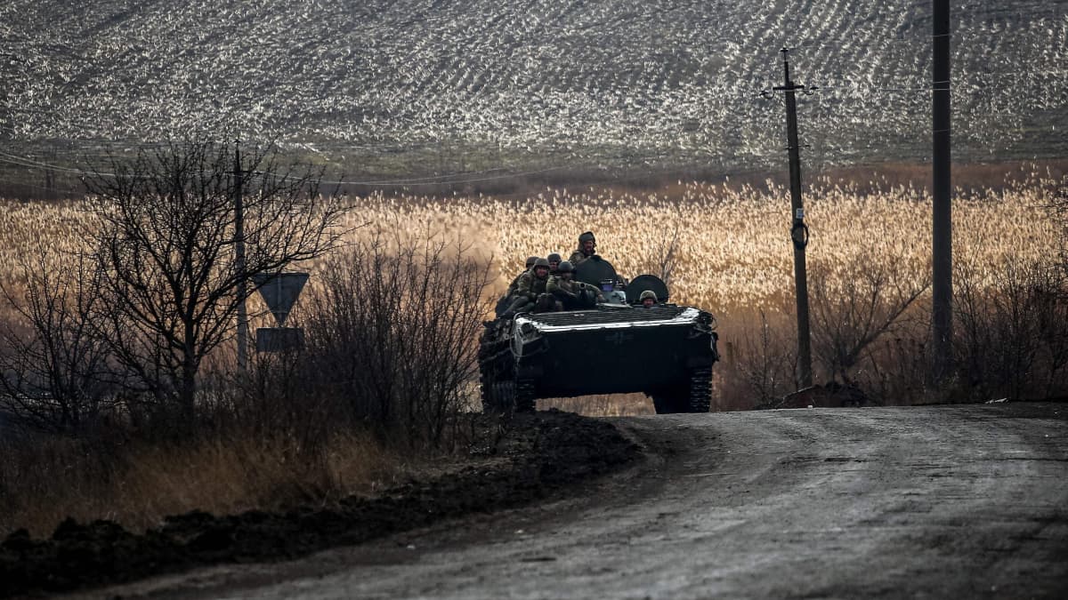 Ukrainalaisia sotilaita lähellä Bahmutia 10. maaliskuuta 2023.