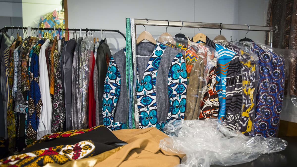 Dennis Owusun suunnittelemia vaatteita