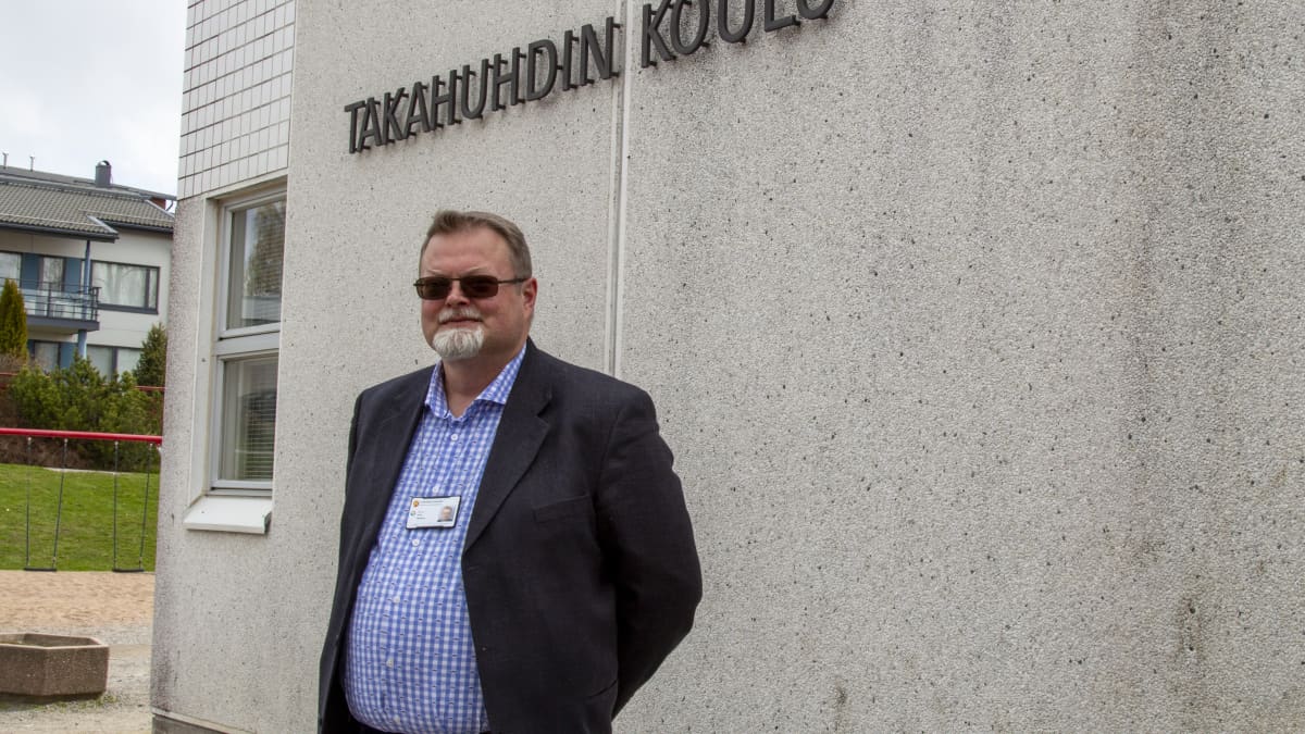 Takahuhdin koulun rehtori Sami Nykänen