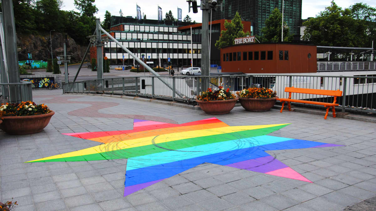 Turku rainbow star vandalised hours after it was created | News | Yle  Uutiset