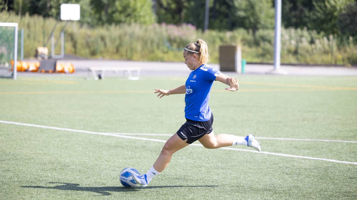 Oona Sevenius, HJK:n pelaaja.