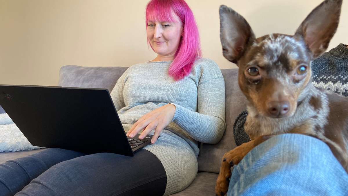 Essi Lehtola, 32, lensi Lontooseen koiran kaveriksi ja riensi sitten ...