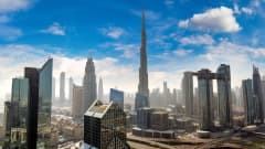 Ilmakuva Dubaista aurinkoisena päivänä.