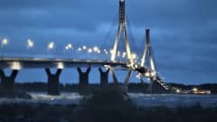 Raippaluodon silta Aila-myrskyssä