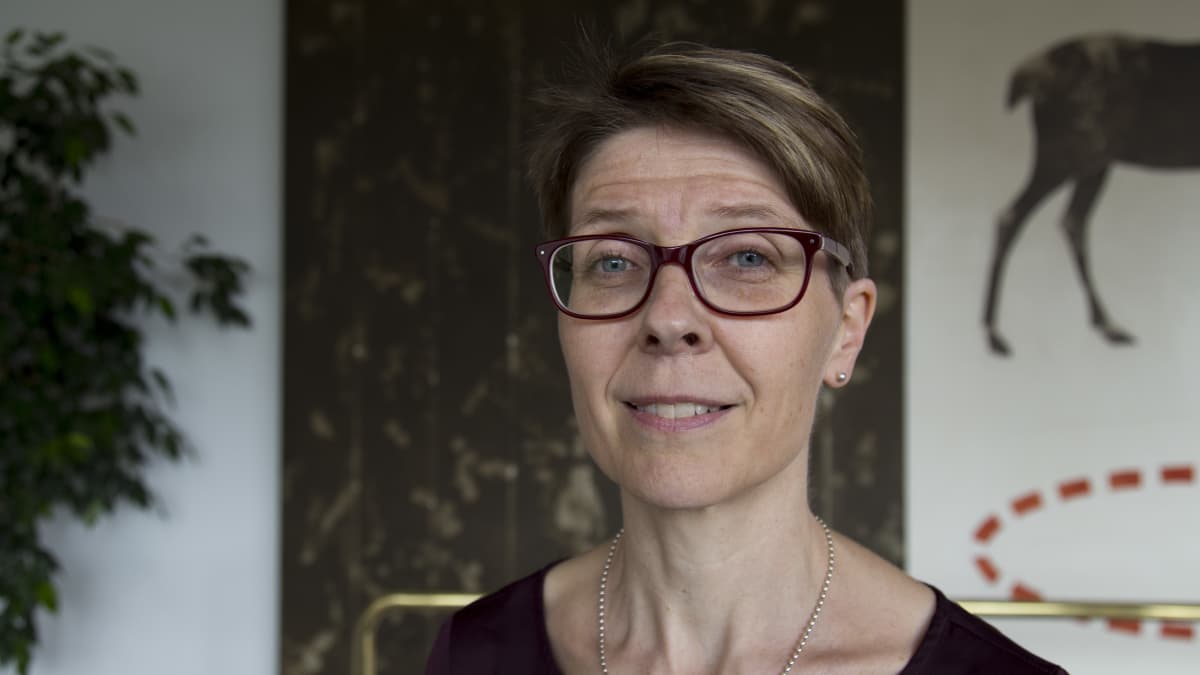 Karoliina Niemi on metsäjohtaja Metsäteollisuus Ry:ssä