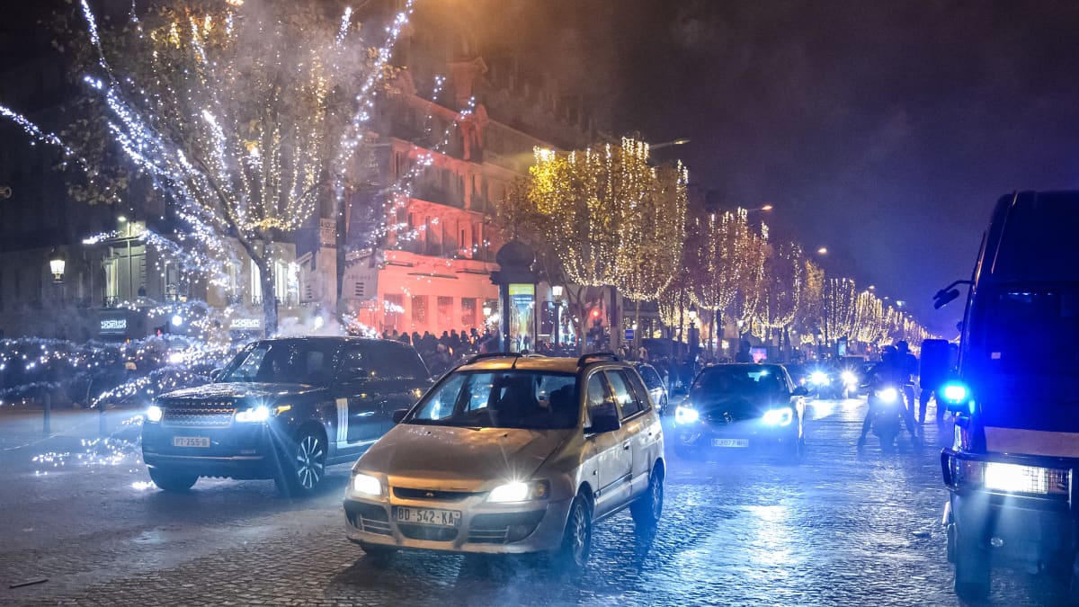 Kuva Pariisista, kun Marokko oli voittanut Portugalin.