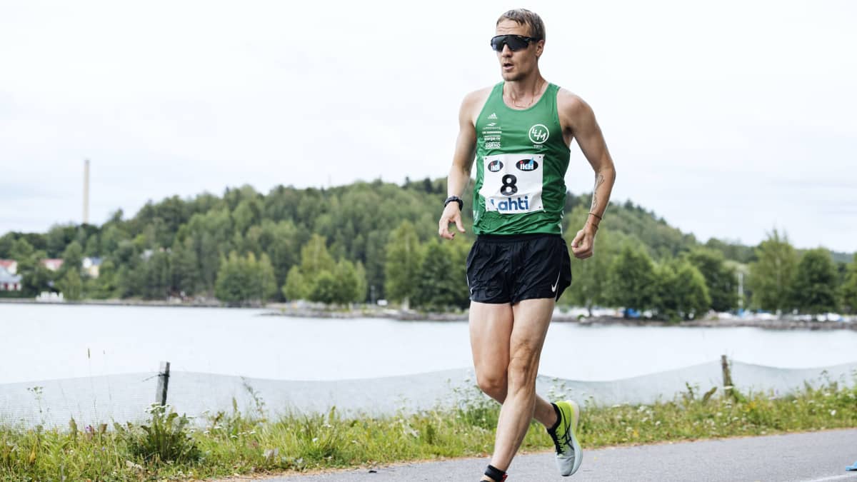 Veli-Matti "Aku" Partanen miesten 20 kilometrin kävelyn loppukilpailussa Kalevan kisoissa Lahdessa 27. heinäkuuta 2023.