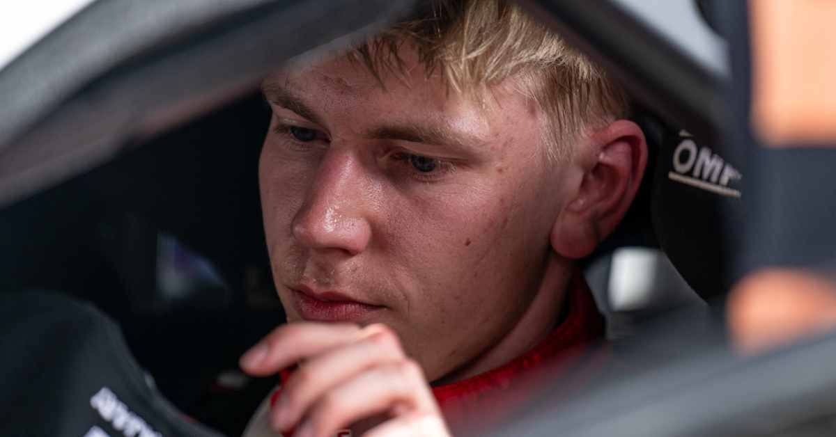 Sami Pajari sai helpottavan ohjeen ja tekee nyt harvinaisen kovaa tulosta rallin MM-sarjassa