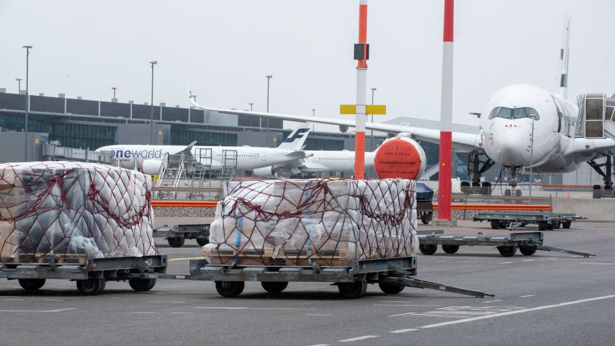 Finnair Cargo terminaali. 5.5.2021.