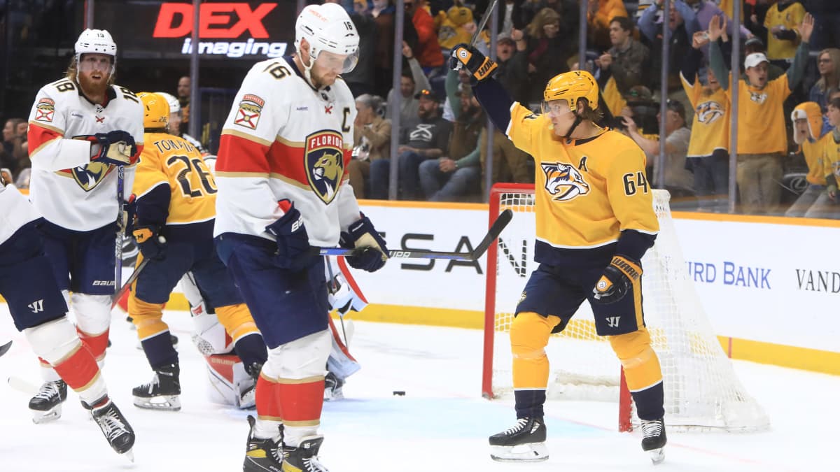 Aleksander Barkovin Florida ja Mikael Granlundin Nashville kohtasivat NHL:ssä 18.2.2023.