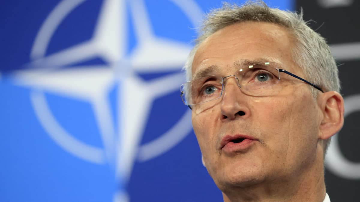 Naton pääsihteeri Jens Stoltenberg piti Naton huippukokouksen päättävää lehdistötilaisuutta Madridissa torstaina, 30.6.2022.