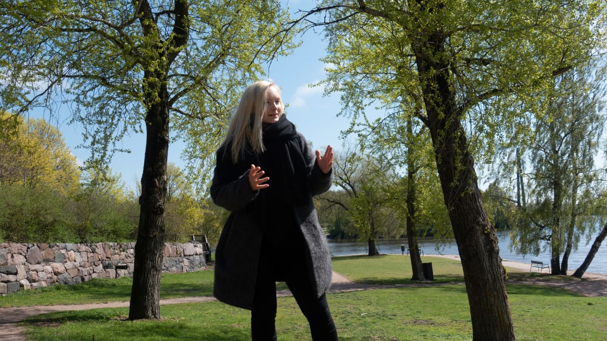 Maria Ohisalo Helsingissä Vanhankaupungin kosken puistossa