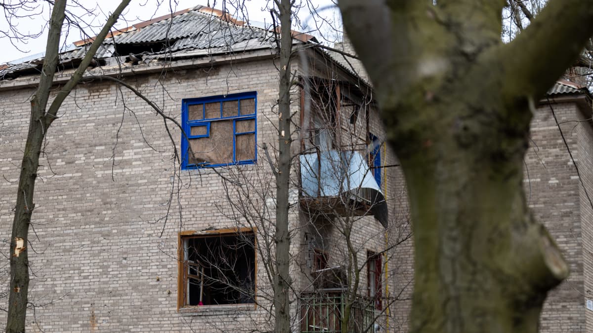 Tšasiv Jarissa on paljon Venäjän tulituksen tuhoja. Siviilejä on menehtynyt useita. 