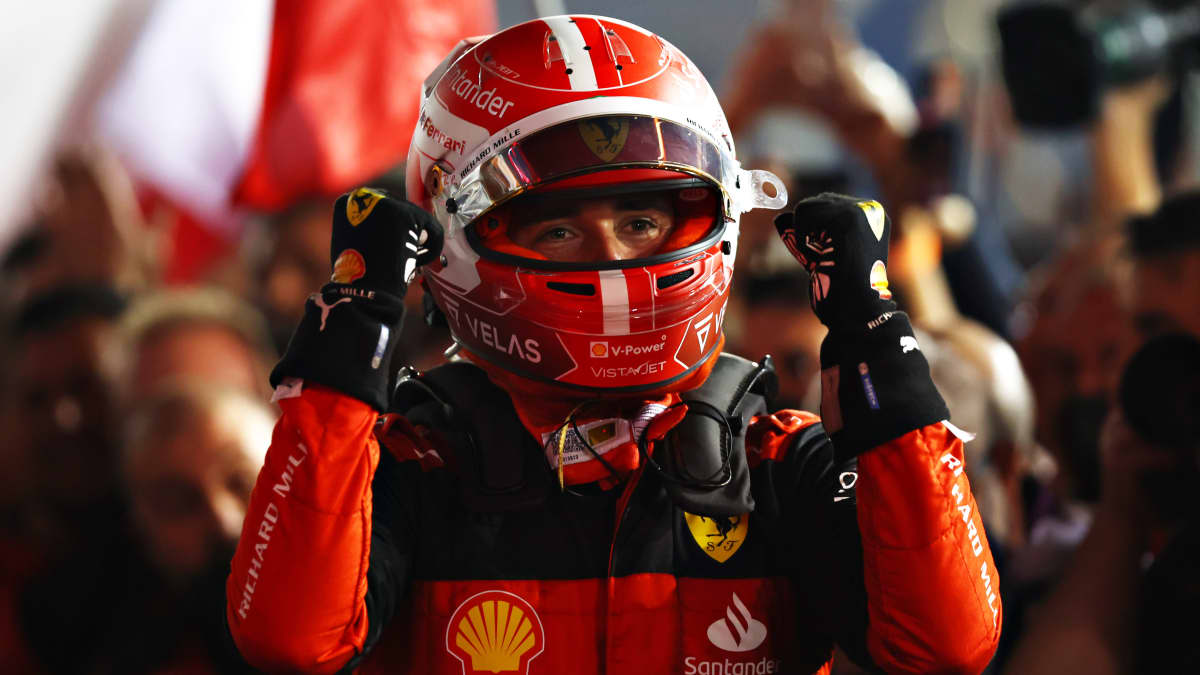Charles Leclerc juhlii Bahrainin kisan voittoa.