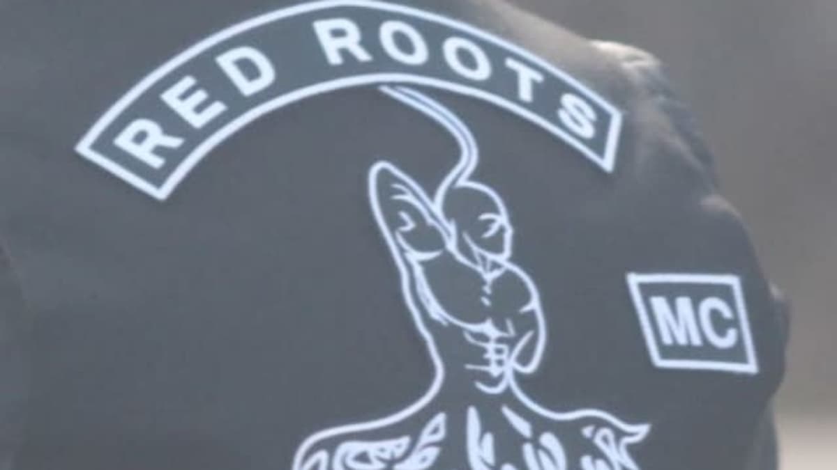 Red Roots -moottoripyöräkerhon liivit.