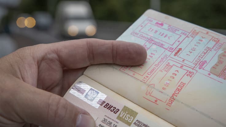 Venäjän viisumi ja leimoja passissa.