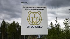 Raahen kultakaivoksella, Otso Gold Oy kyltti alueen ulkopuolella