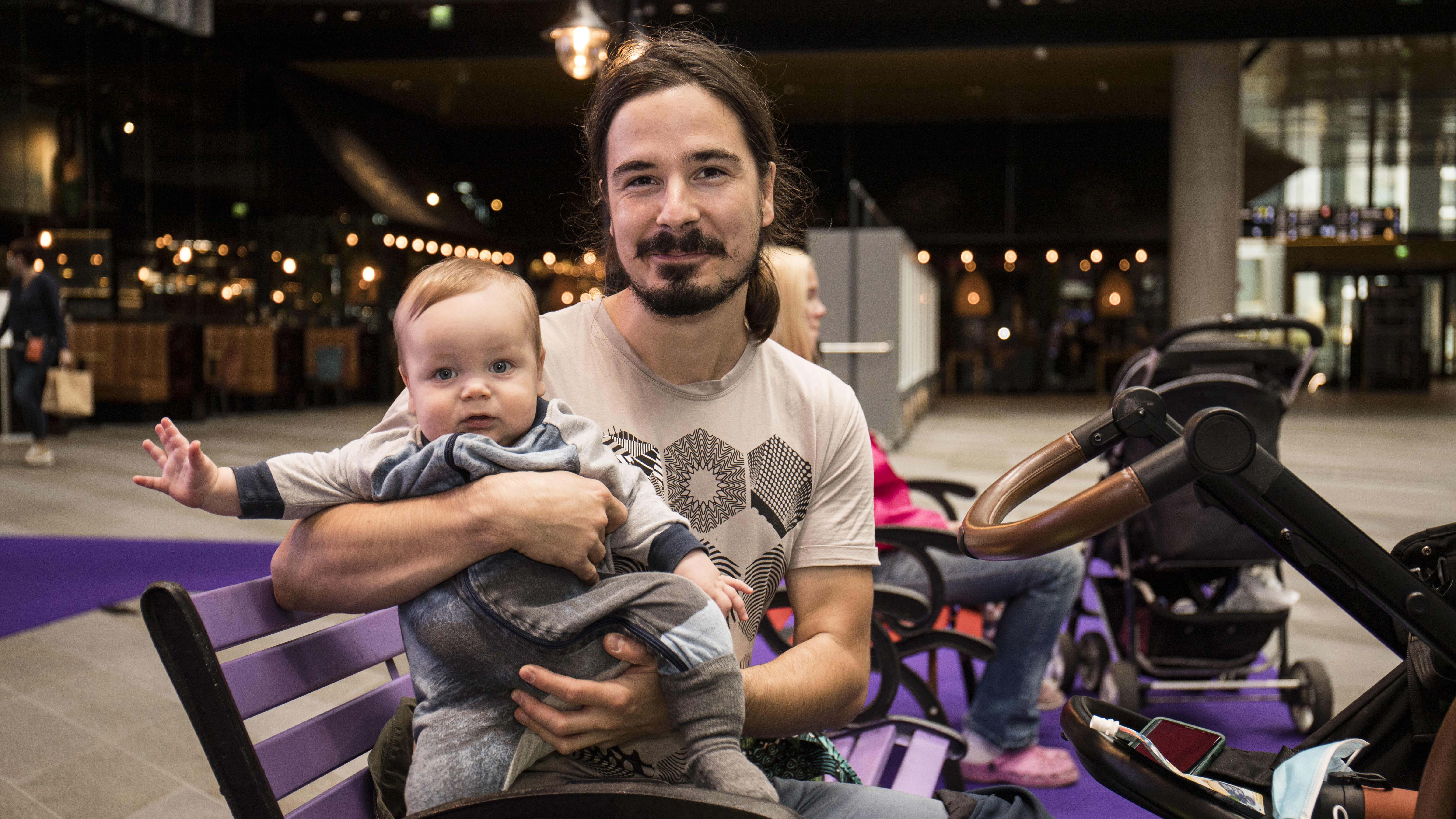 Pietari Eronen ja tytär Runo.