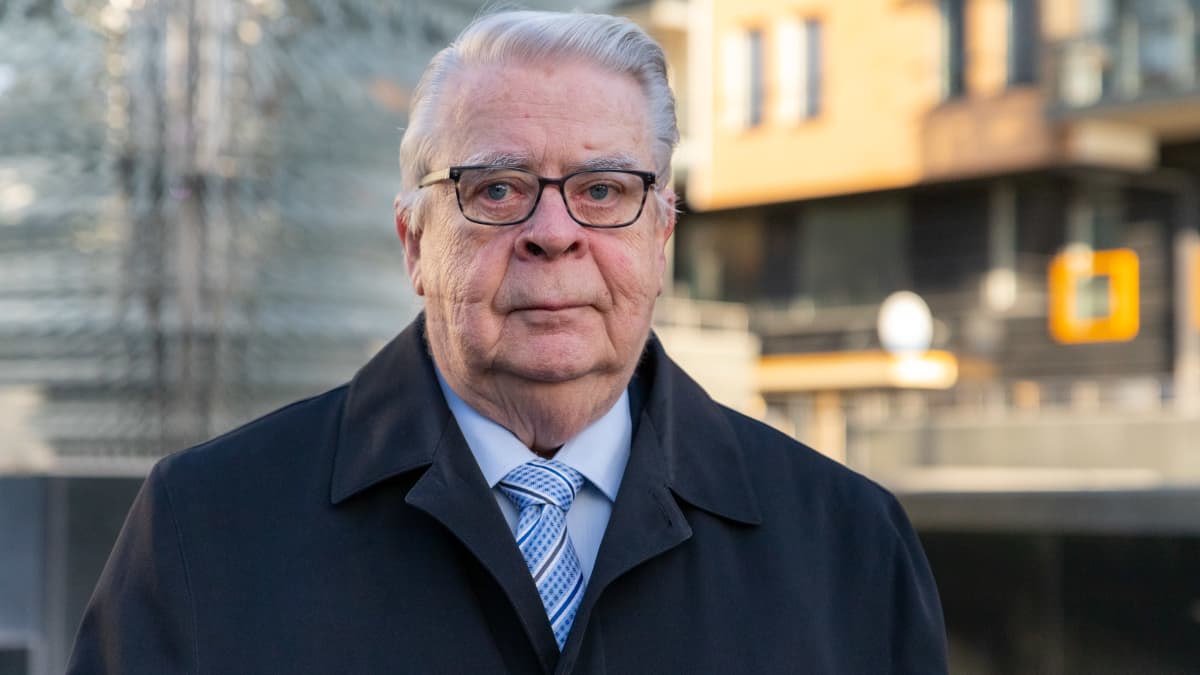 Kalervo Kummola Kansainv linen J kiekkoliitto Ei Aio Sulkea Valko 