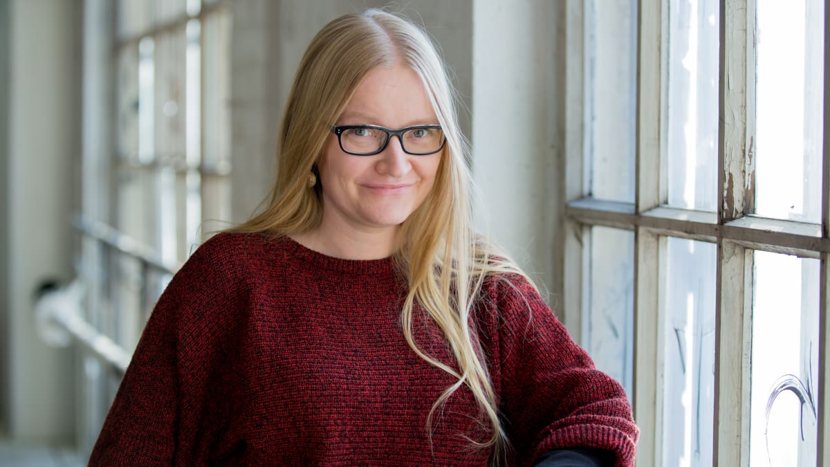 Toimittaja ja tietokirjailija Johanna Vehkoo, Telakkarannan Konepajahalli, Hki, 18.10.2016.