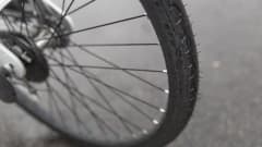 Juro-kaupunkipyörän renkaat ovat umpikumia, eli ne eivät puhkea.
