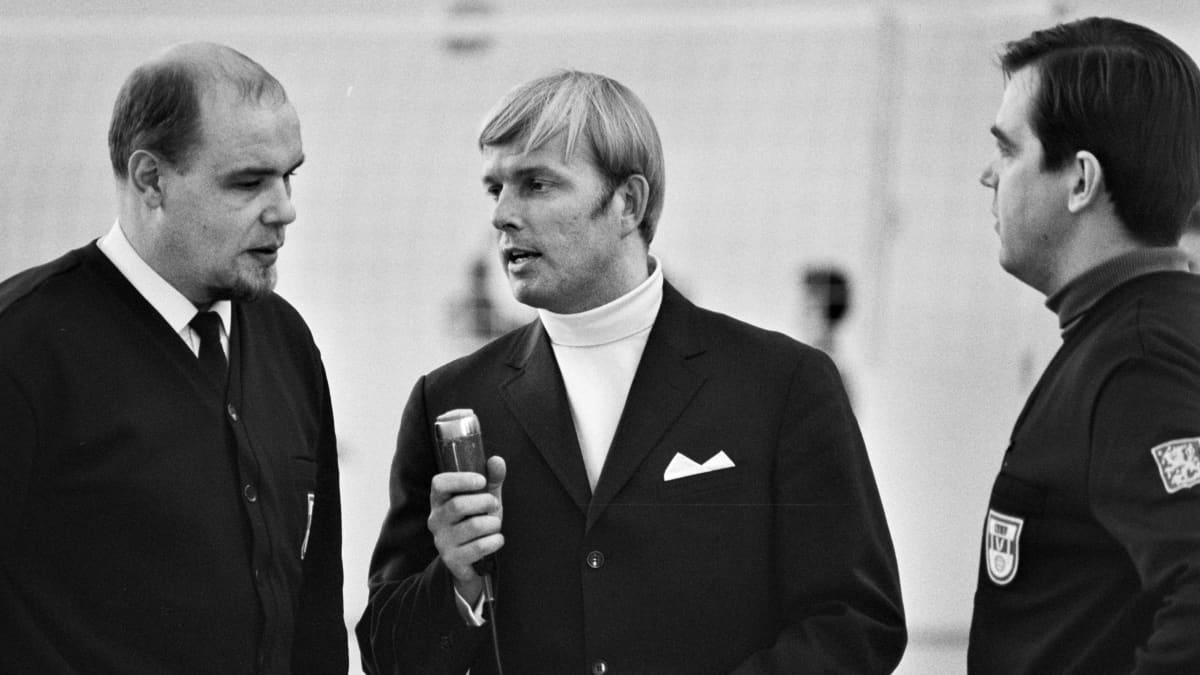 Juha Jokinen haastattelee Suomen Lentopalloliiton puheenjohtaja Kainu Mikkolaa 5. huhtikuuta 1969.