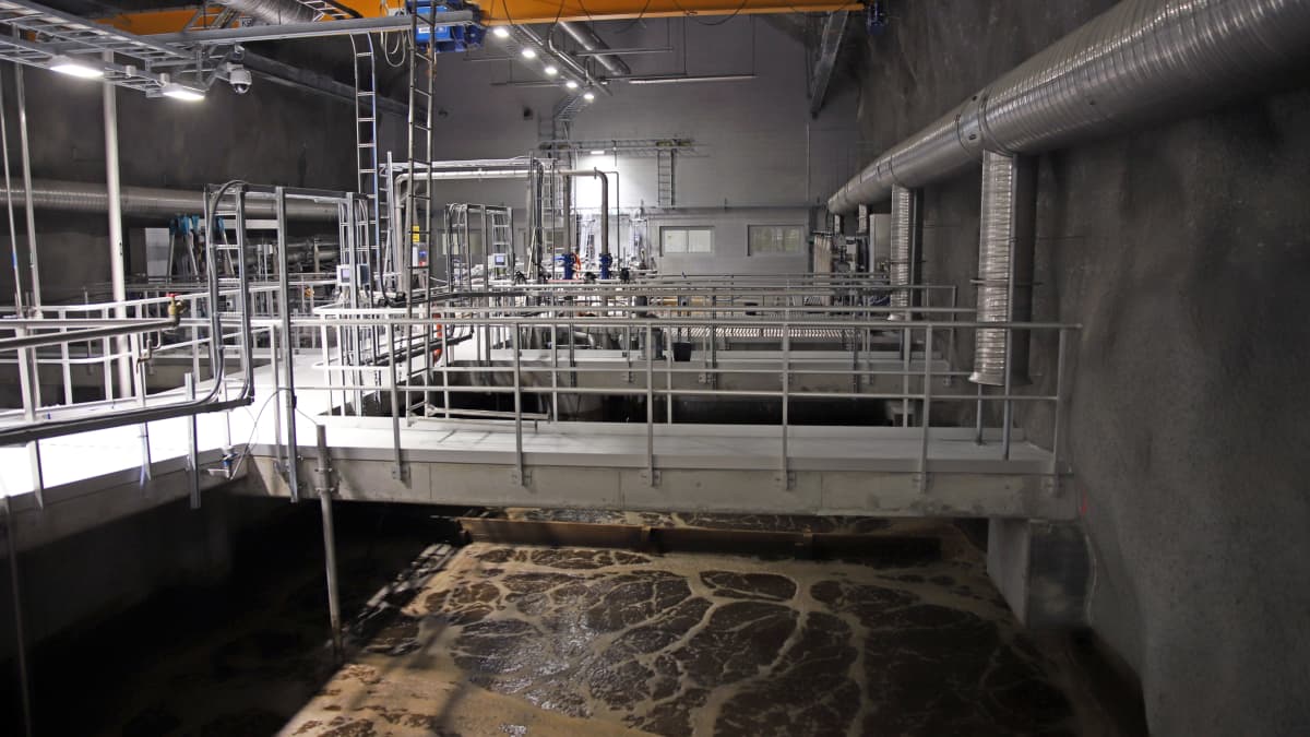 Mikkelin jätevedenpuhdistamon ilmastus- ja kalvosuodatus-tila.