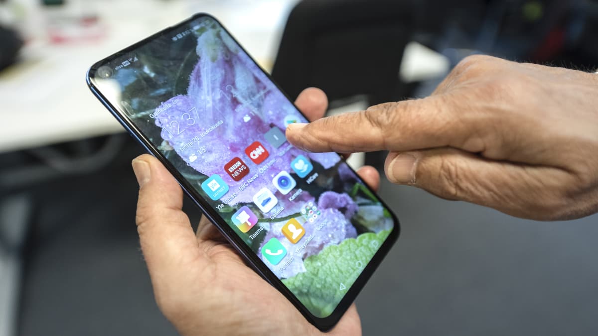 Huawei Honor View 20 kännykkä, älypuhelin