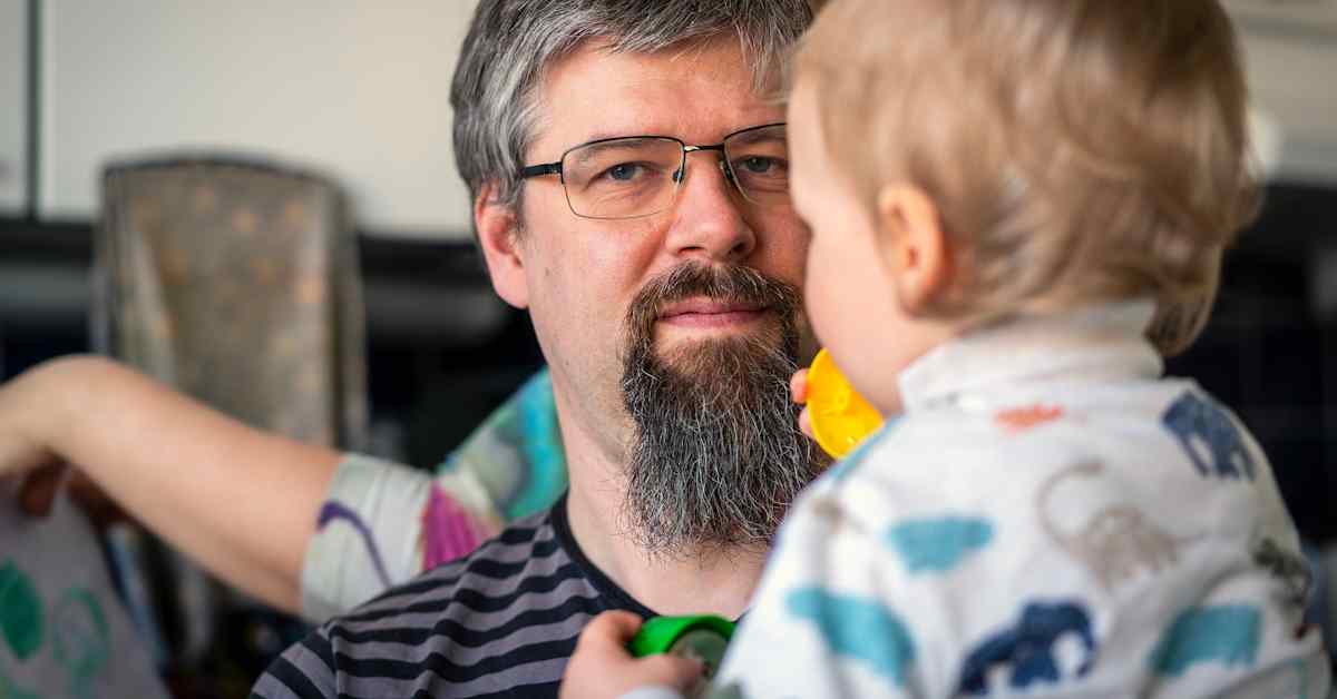 Paiste Mäenpää on onnellinen isä, vaikka elää perhearkea ilman romanttista rakkautta