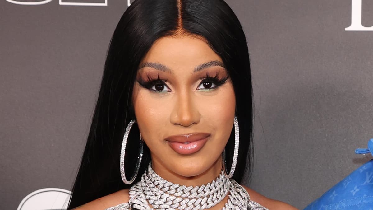 Kuvassa Cardi B.