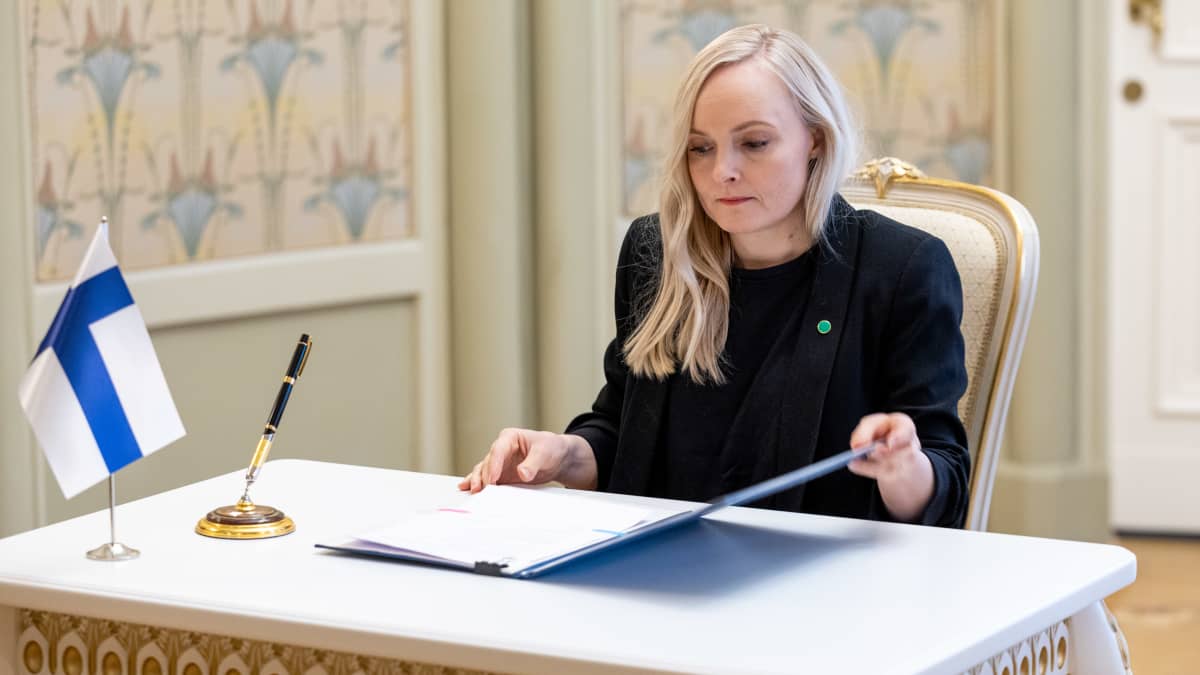 Suomen ympäristöministeri Maria Ohisalo ja infrastruktuurin, rakentamisen ja jätehuollon kunta-, alue- ja infrastruktuuriministeriön varapääministeri Kubrakov  allekirjoittivat yhteisymmärryspöytäkirjan Ukrainan presidentin toimistossa Kiovassa perjantaina 10. maaliskuuta. 