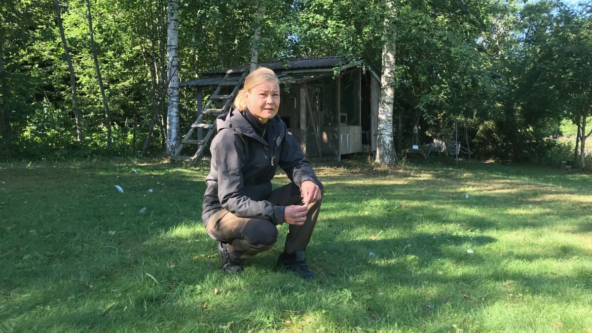 Suomen eläinsuojeluyhdistyksen vapaaehtoinen eläinsuojeluneuvoja Minna Pellinen.