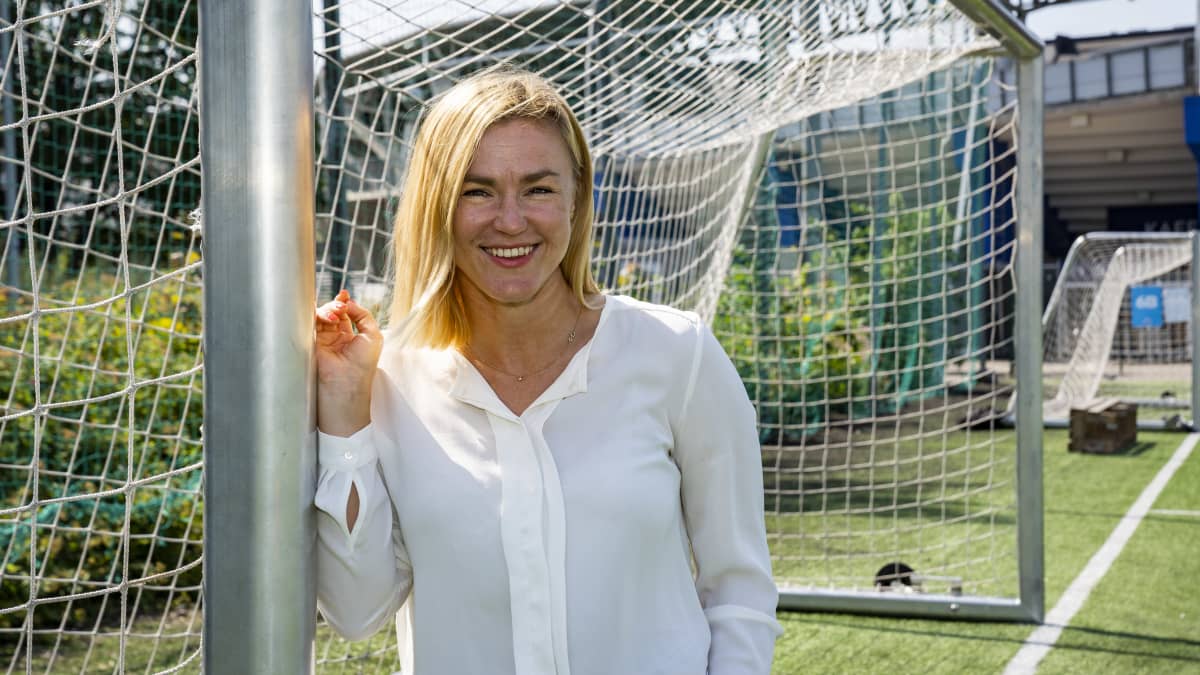 Henkilökuvassa Heidi Pihlaja, Suomen palloliiton kehityspäällikkö.