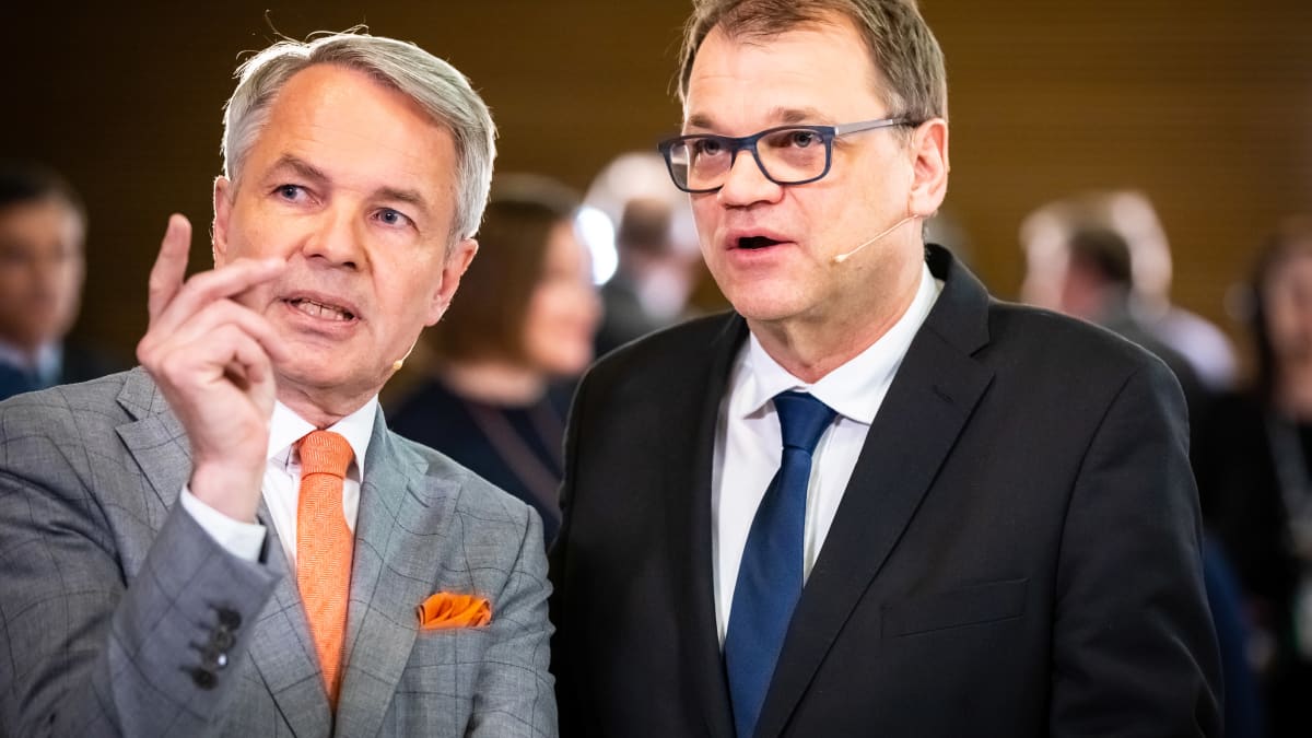 Eduskuntavaalit 2019. Pikkuparlamentin tulosilta. Vihreiden Pekka Haavisto ja keskustan Juha Sipilä.