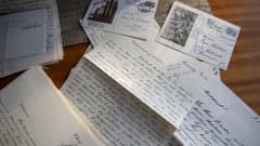 Vanhoissa kirjeissä käydään läpi yhden pariskunnan koko elämä sota-aikana: "Silta, joka yhdisti perheen"