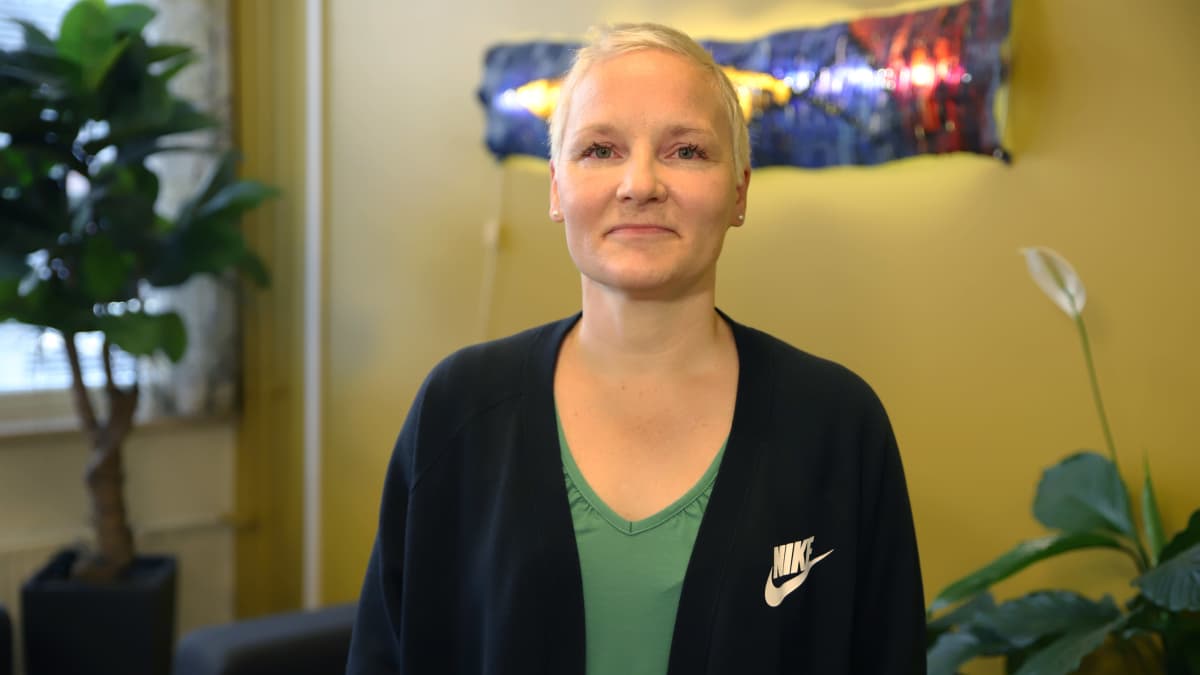 Kouvolan seudun ammattiopiston kielten opettaja Heli Nokelainen.