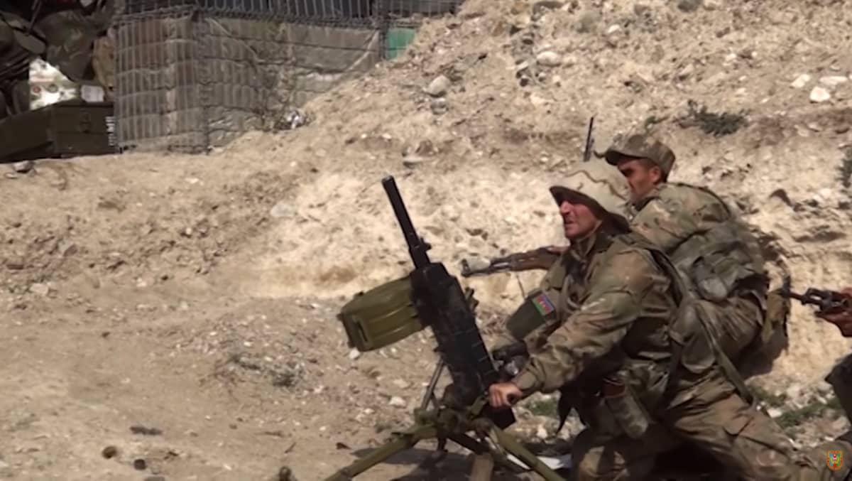 Azerbaizhanin sotilaita eturintamassa Vuoristo-Karabahissa.