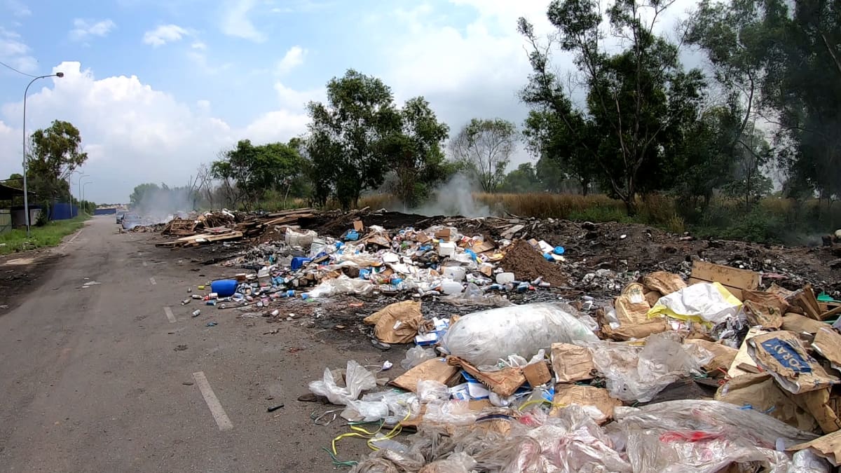 Laiton kaatopaikka Malesiassa