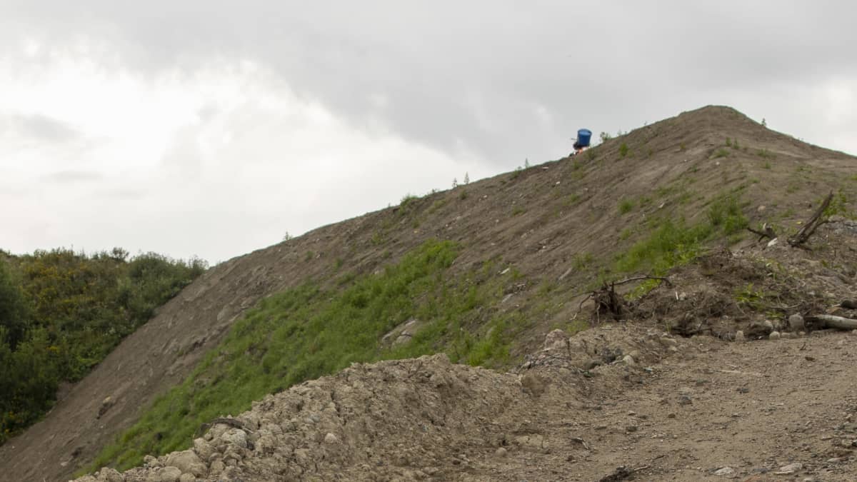 Rajamäen ampumaradan meluvalli