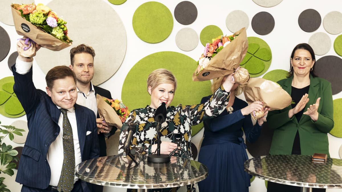  Markus Lohi, Petri Honkonen, Annika Saarikko, Riikka Pakarinen ja Riikka Pirkkalainen.
