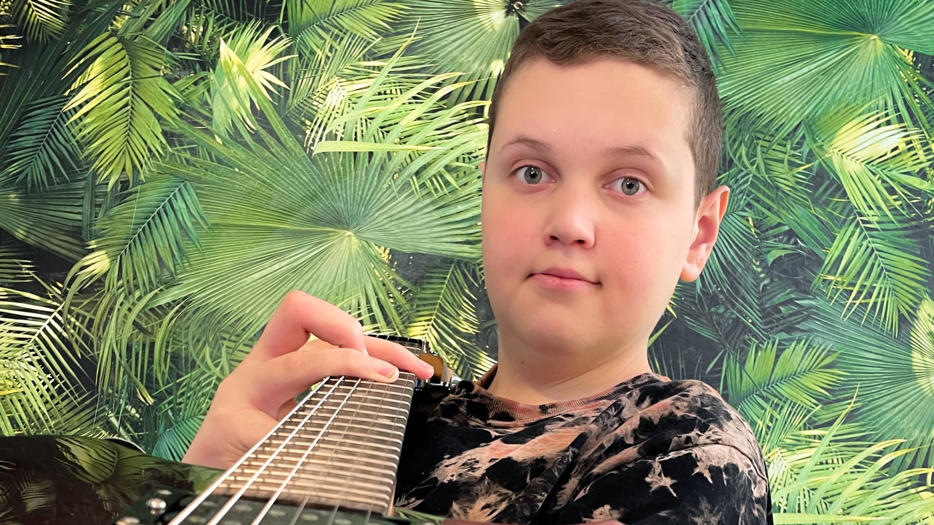 Kun Tourette-poika Eric Iljinistä tuli pieni julkkis, kiusaaminen ja osoittelu loppuivat viimein “Nyt on kavereitakin” Kun Tourette-poika Eric Iljinistä tuli pieni julkkis, kiusaaminen ja osoittelu loppuivat viimein “Nyt on kavereitakin”