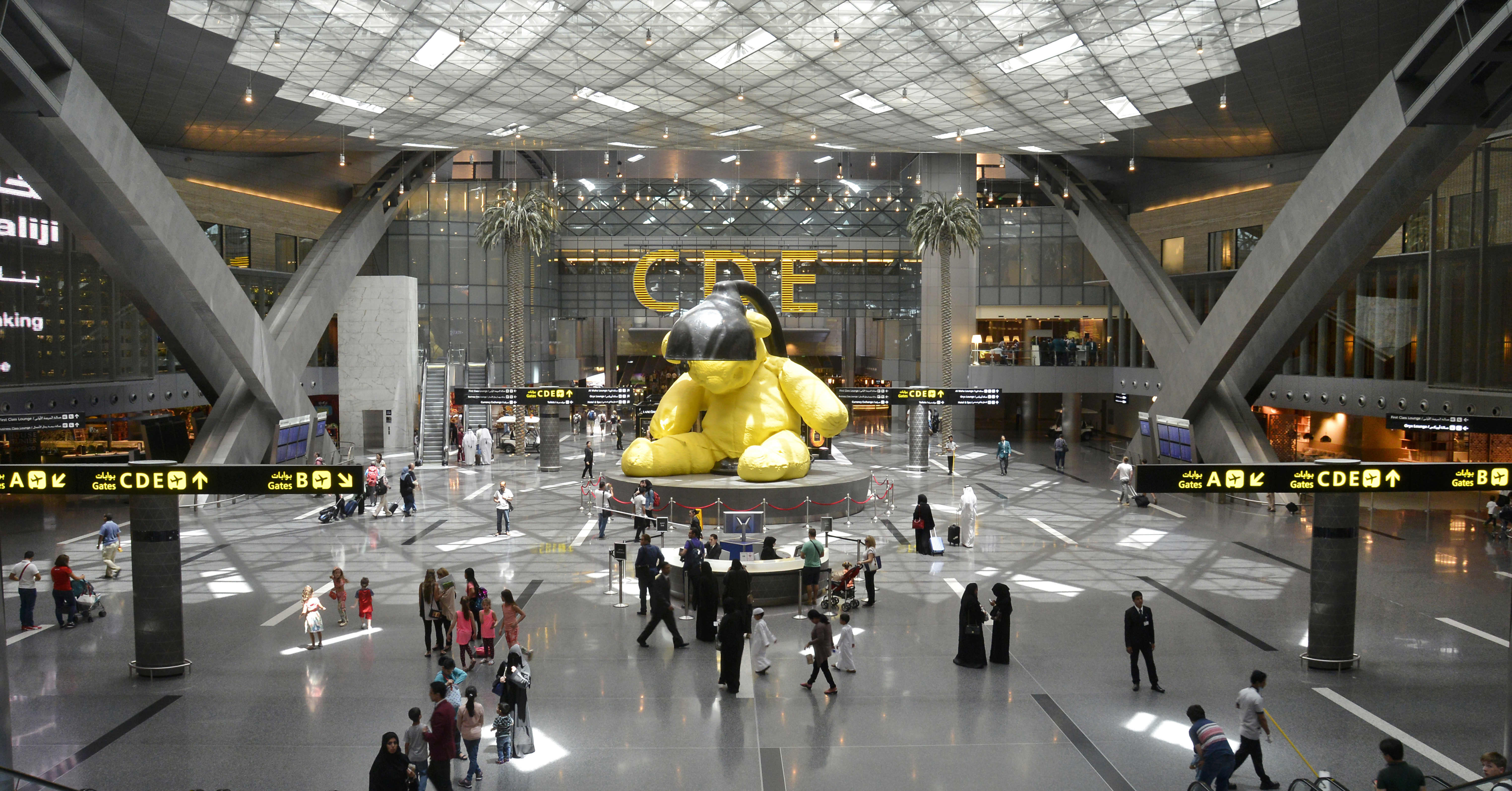 Joukko australialaisnaisia nosti kanteen Qataria vastaan – joutuivat gynekologisiin tarkastuksiin Dohan lentokentällä