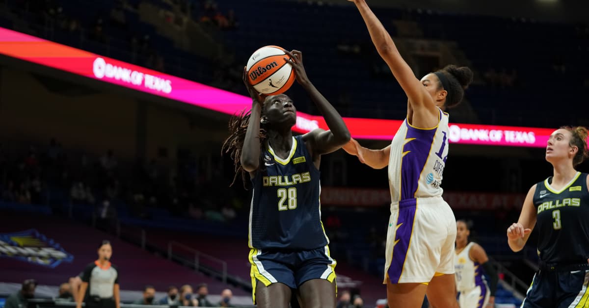 Awak Kuier pääsi pisteille ja otti upean blokin WNBAssa Dallas Wings